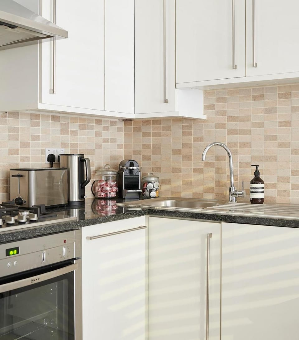Modern Apartment Charing Cross - Aircon Apartment in City of Westminster