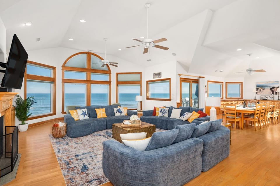 Oceanfront Gem w Pool and Spas GameRm Dune Walkover House in Corolla