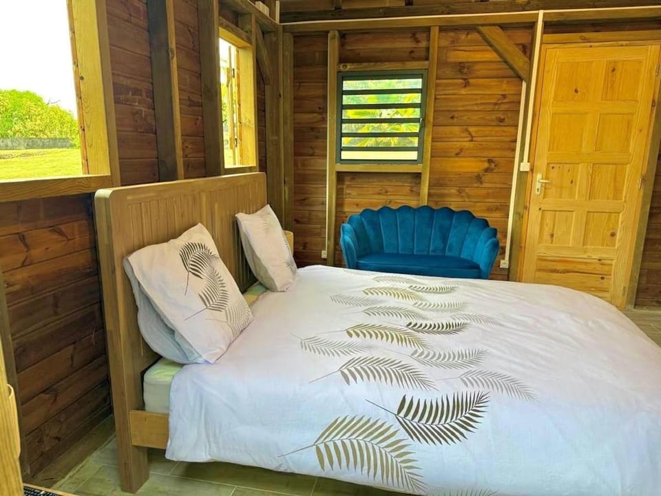 La pause verte bungalow House in Sainte-Anne