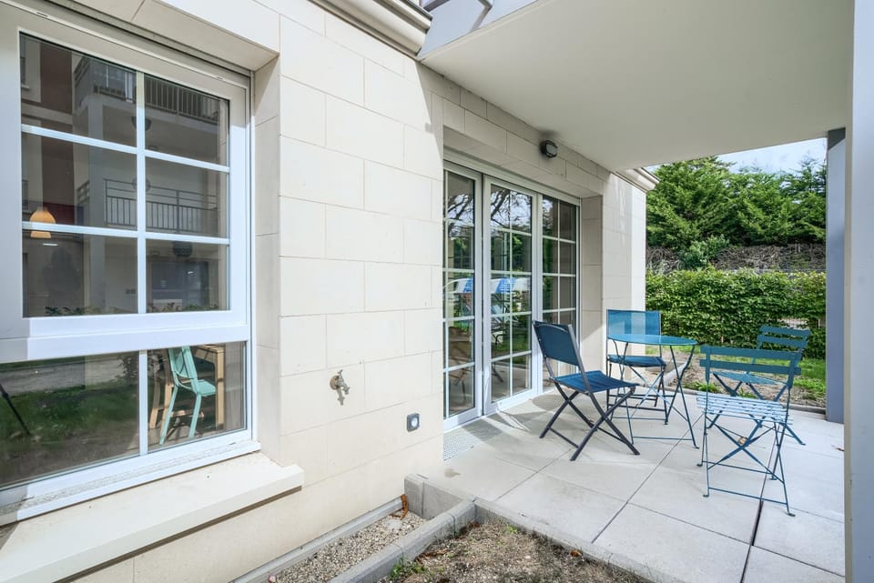 Day, Balcony/Terrace, Dining area, Garden view