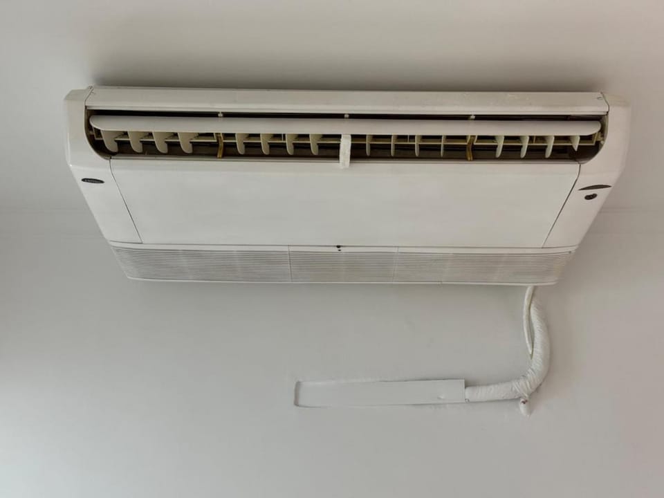 Seating area, air conditioner