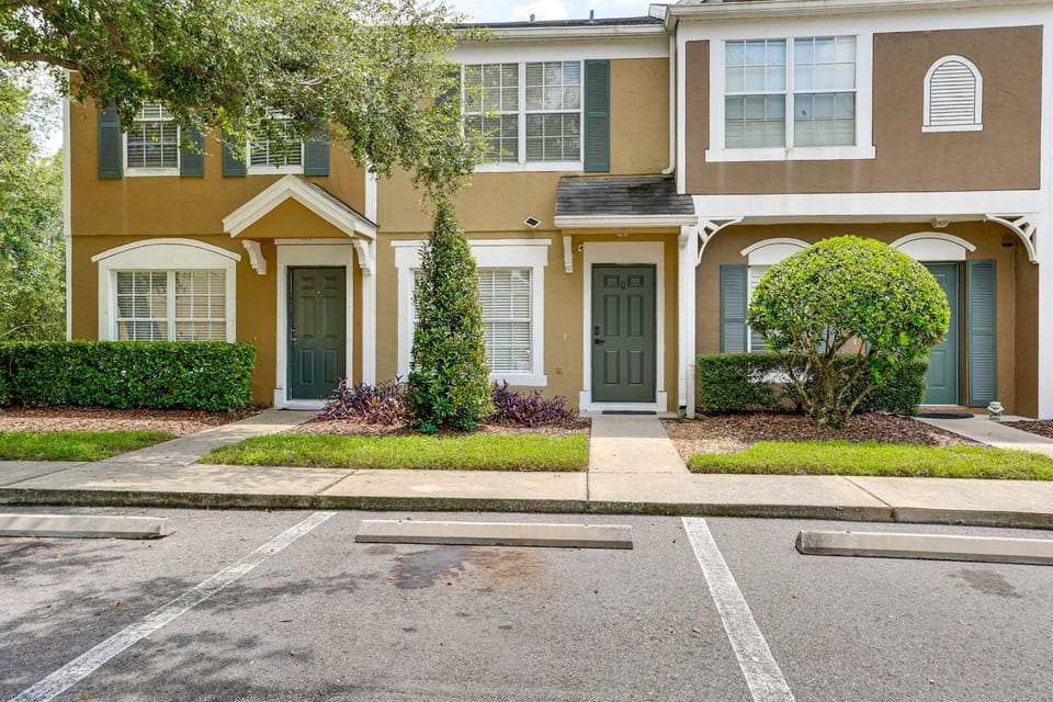 Shop, Golf & More: Family Retreat in Wesley Chapel House in Wesley Chapel