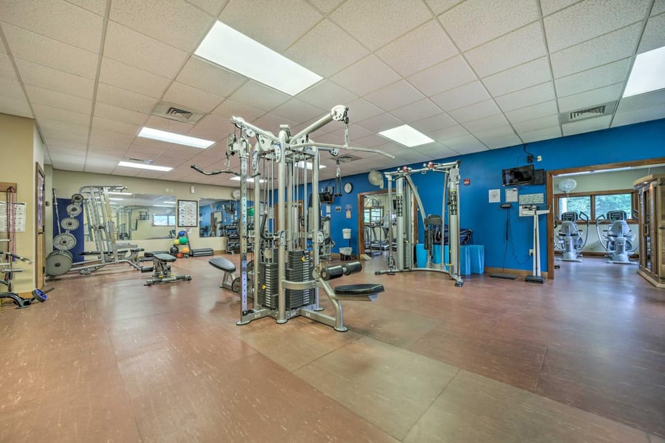 1/2 Mi to Skiing: Resort Getaway in Sapphire! House in Tennessee