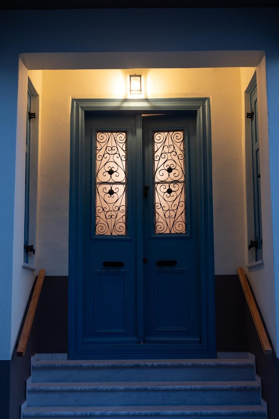 Facade/entrance, Night