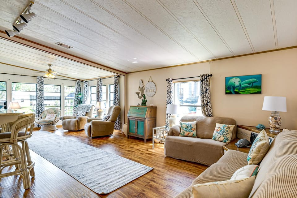 Angler's Paradise! Homosassa River Retreat w/ Dock House in Homosassa
