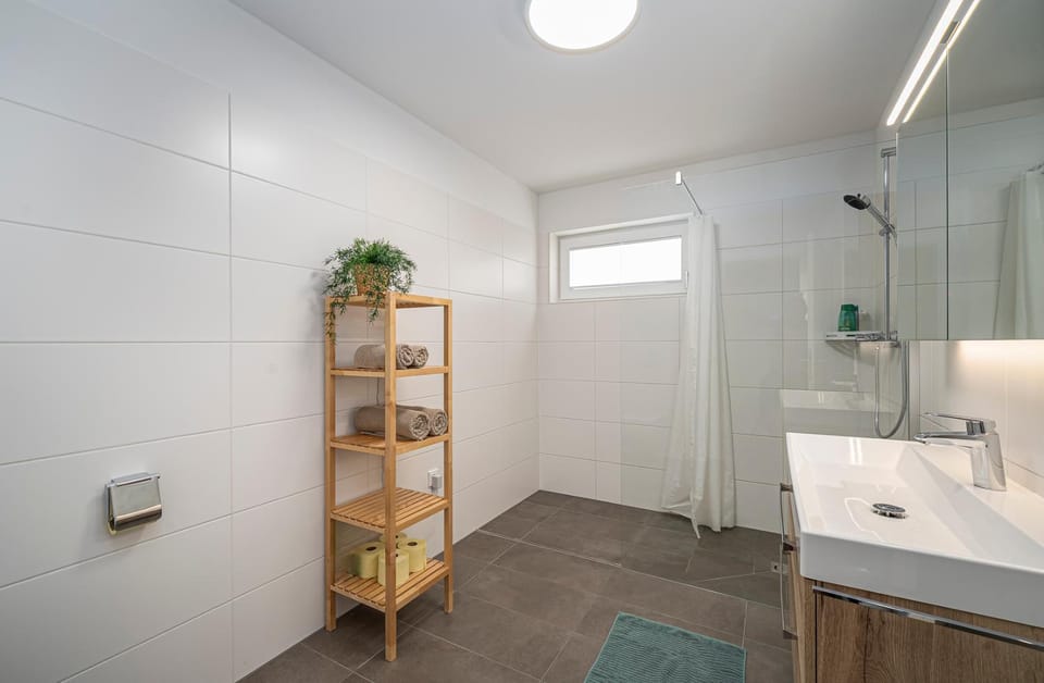 Shower, Bathroom, towels