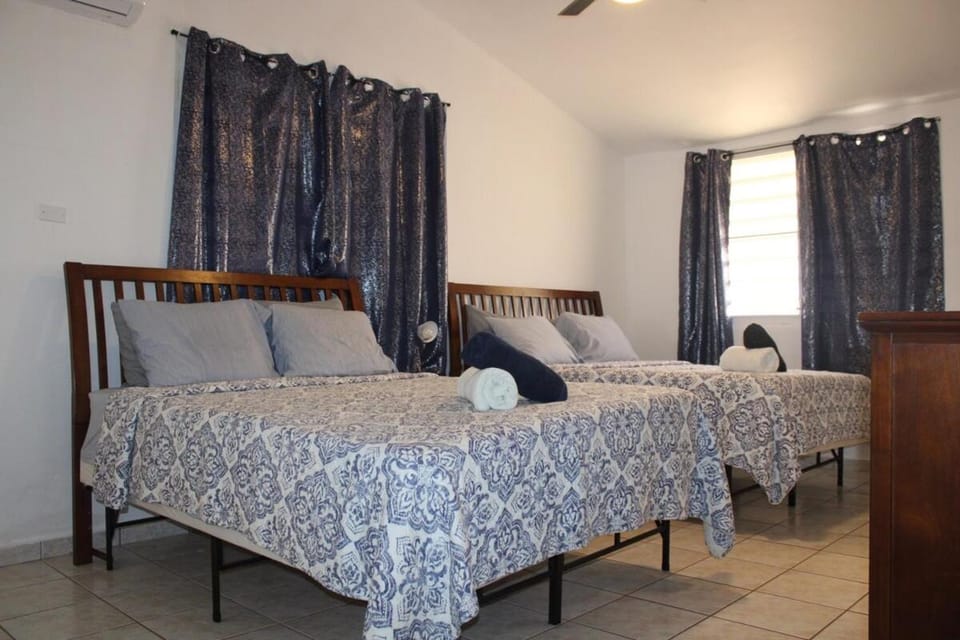 Oceanfront Luquillo beach, tours Apartment in Rio Grande