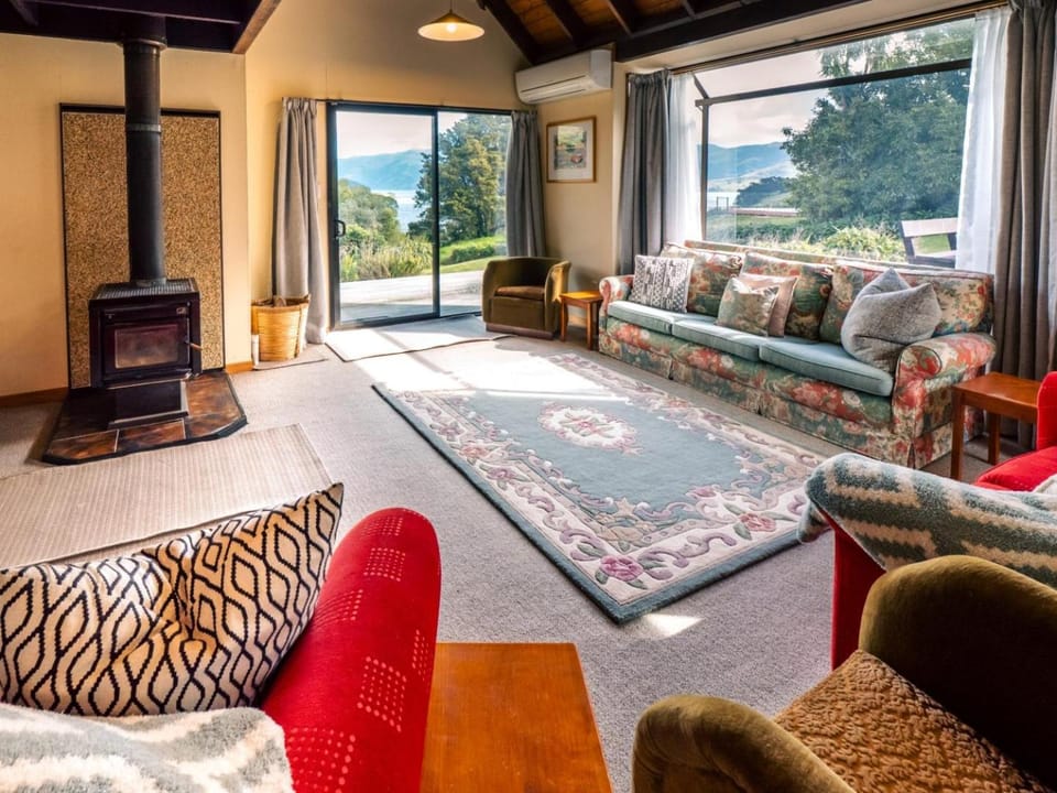 Living room, Seating area, fireplace