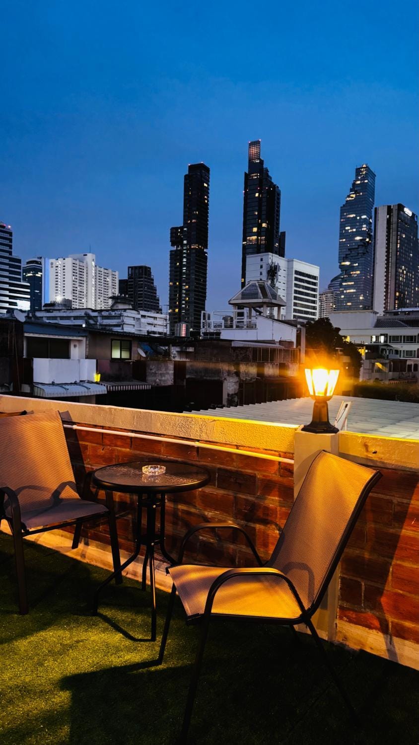 Night, View (from property/room), Balcony/Terrace, Seating area, City view