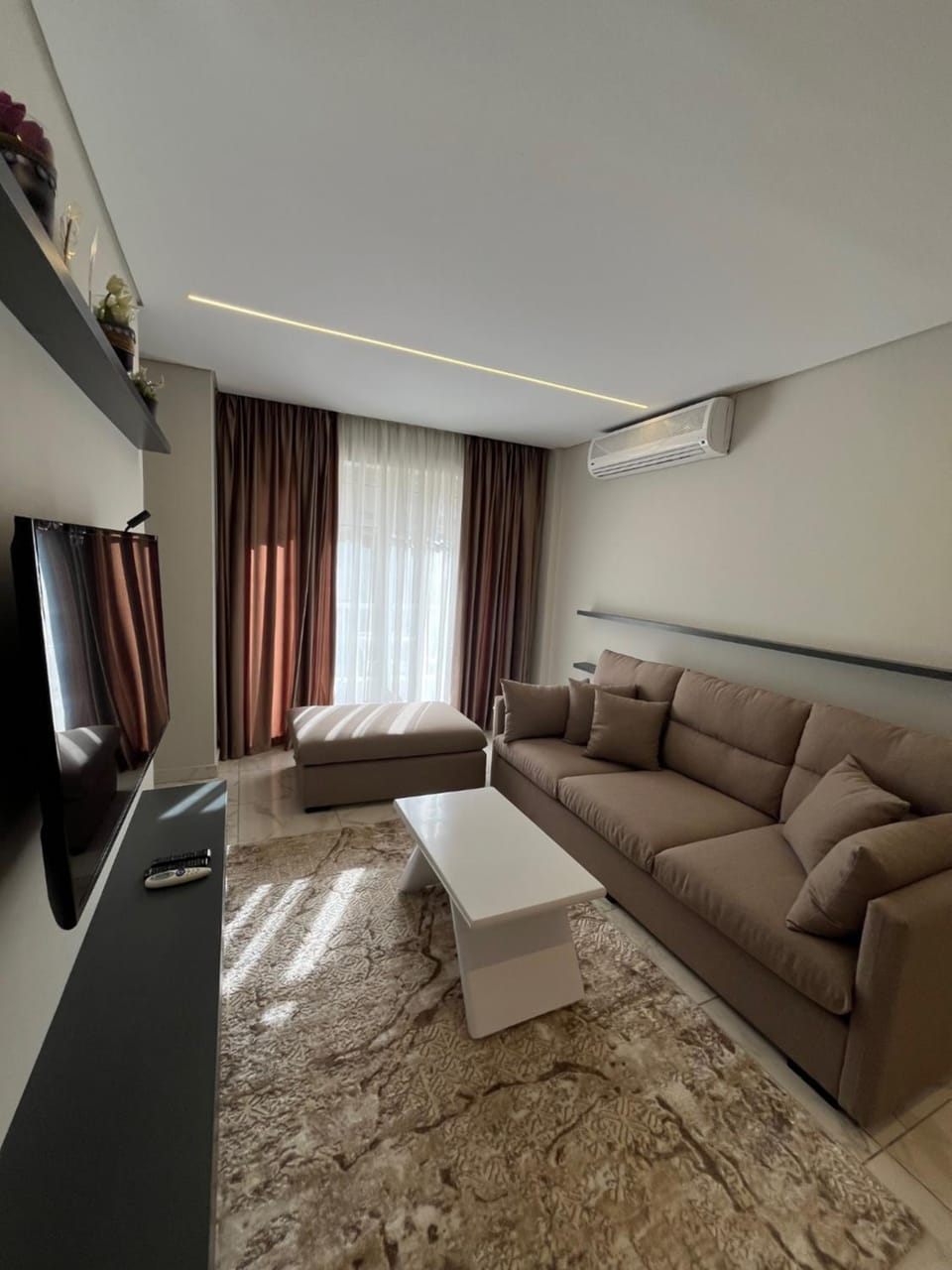 Living room, Photo of the whole room, Seating area