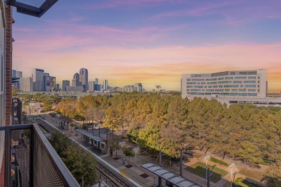 Balcony/Terrace, City view