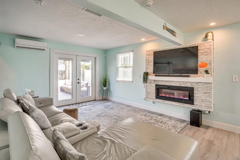 Walk to Ocean! Home w/ Large Yard in Ormond Beach House in Ormond By The Sea