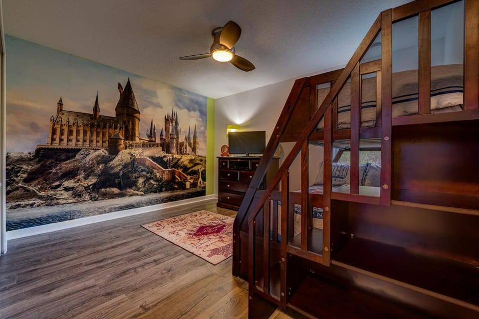 NEW, Disney,10mi, Themed Rooms, PvtPool, Movie, Game Room Villa in Four Corners
