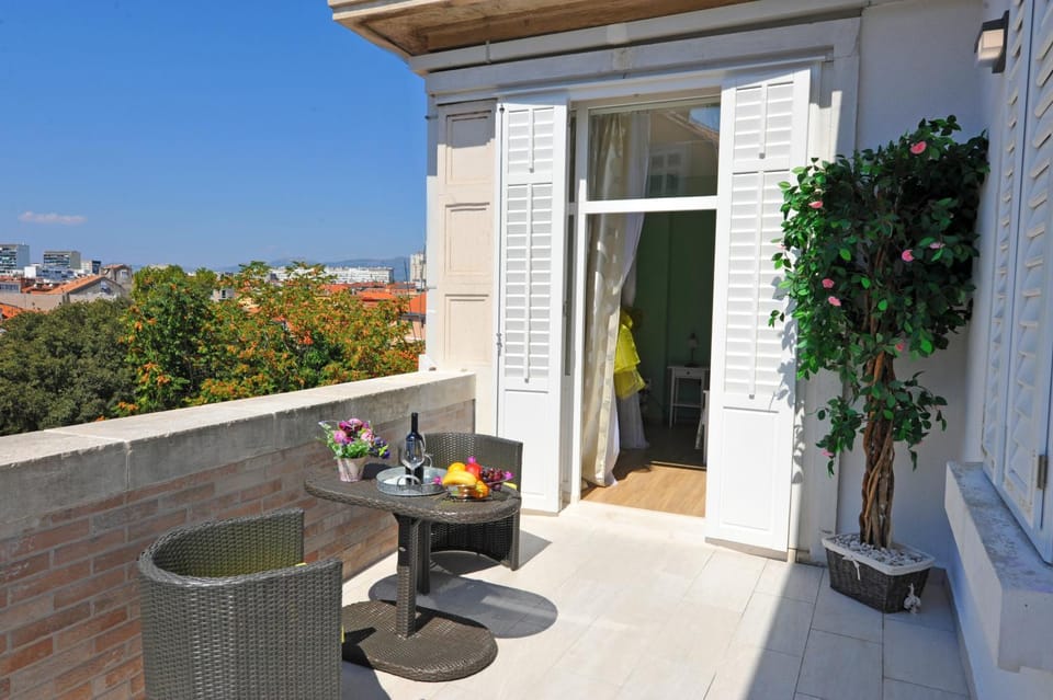 Property building, Day, View (from property/room), Balcony/Terrace, Balcony/Terrace, City view, City view, Landmark view