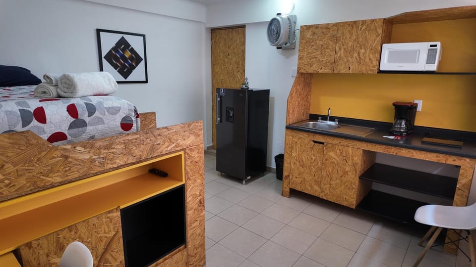 Bed, Seating area, kitchen