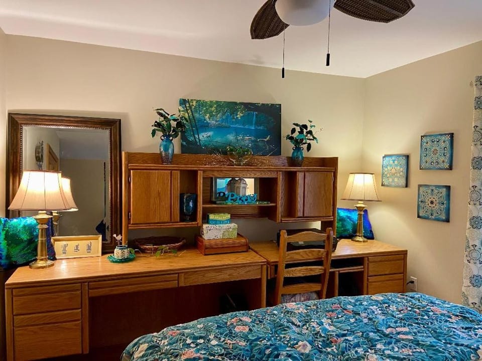 Seating area, Bedroom