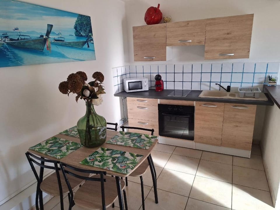 Floraly F2 Apartment in Les Trois-Îlets