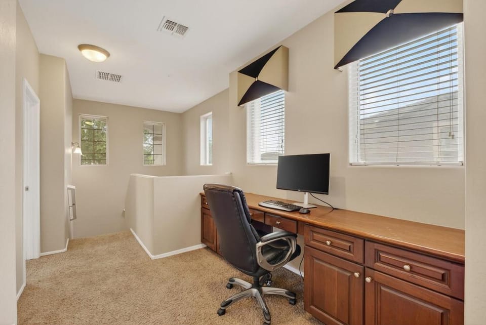 Entire Home Avondale 4Bedroom 3Bathroom House in Avondale