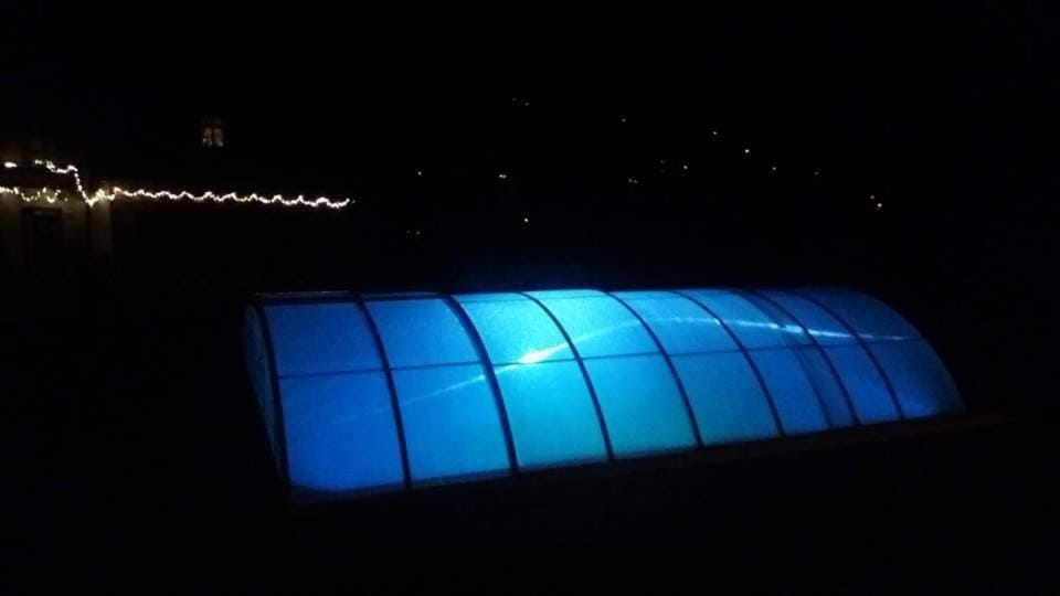 Swimming pool, Entertainment