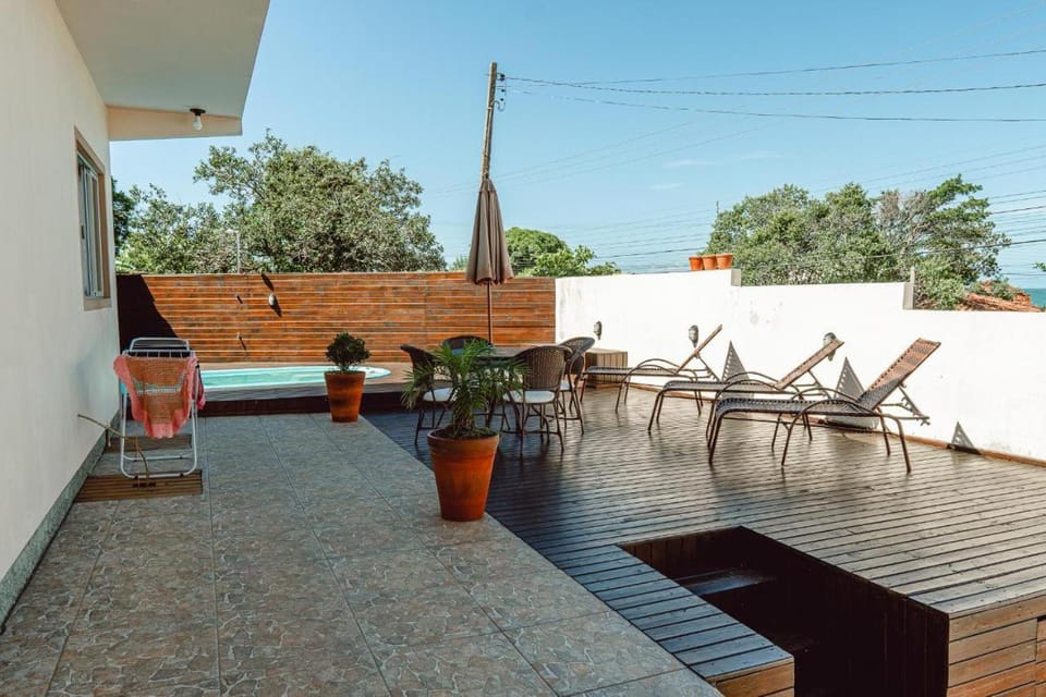 Casa Grande Baia dos Golfinhos House in Florianopolis