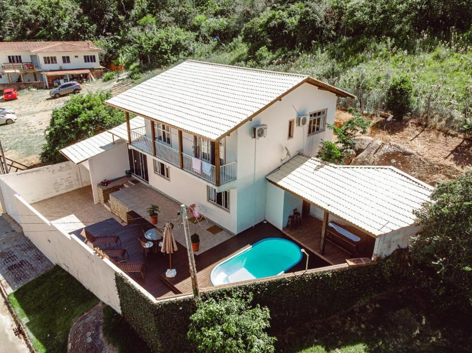 Casa Grande Baia dos Golfinhos House in Florianopolis