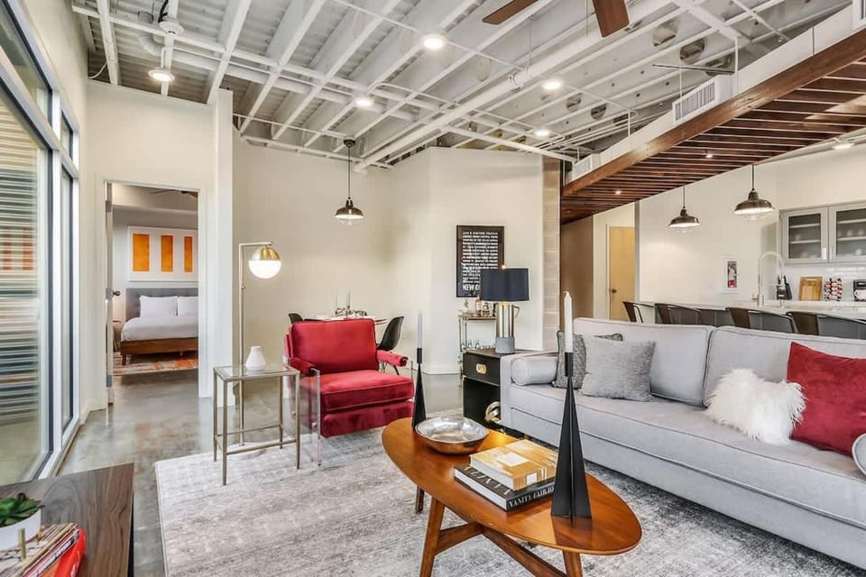 Luxury Two Bedroom Penthouse Apartment in Warehouse District