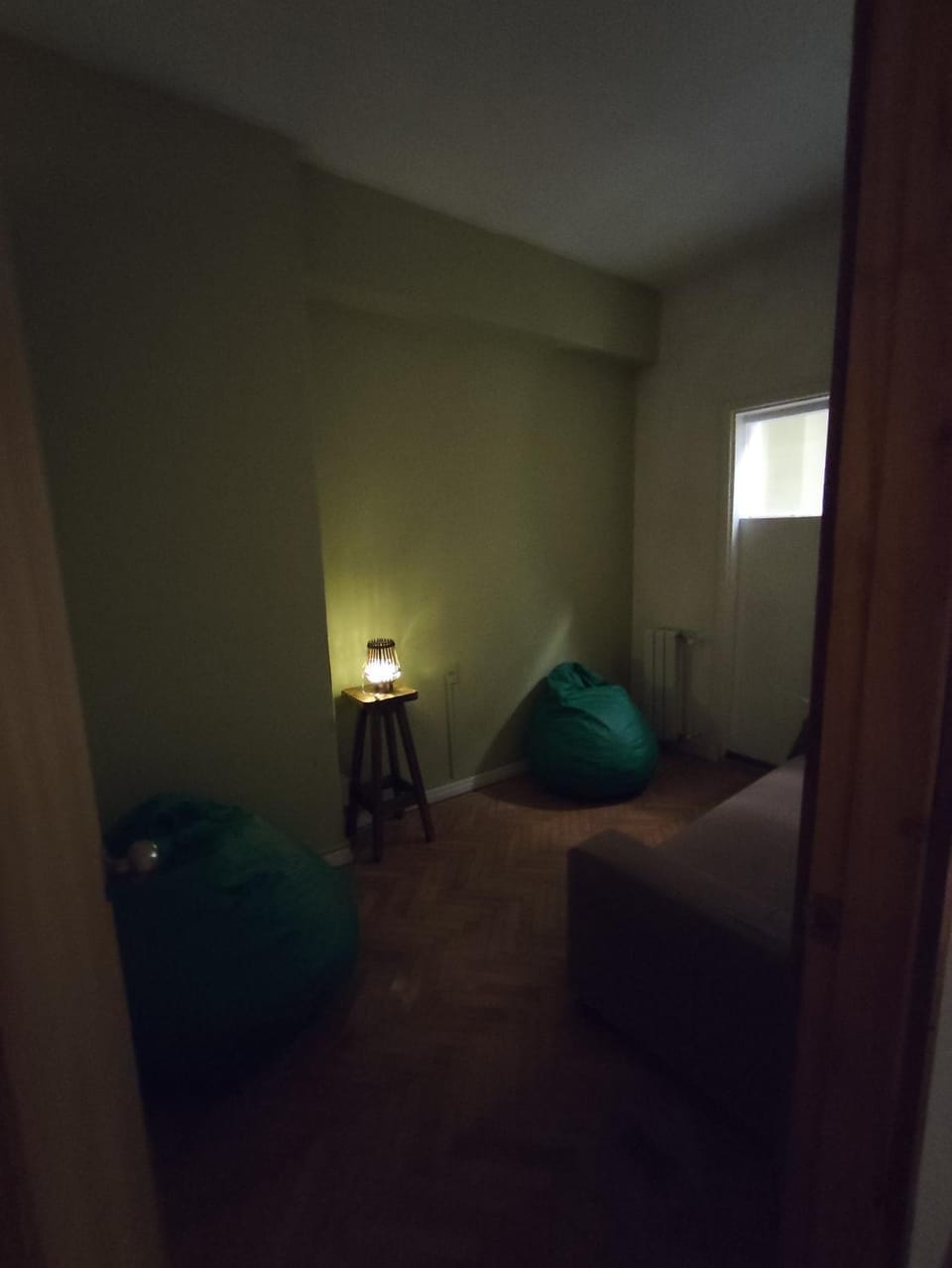 Living room, Photo of the whole room
