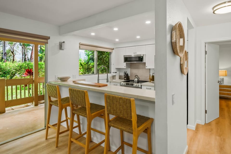 Coffee/tea facilities, Kitchen or kitchenette, Dining area, toaster