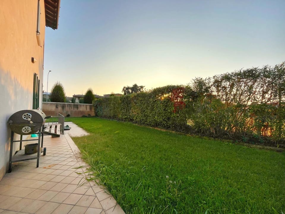 Property building, Patio, Spring, Day, Winter, Summer, Garden, Garden view, Seasons, Inner courtyard view, internet