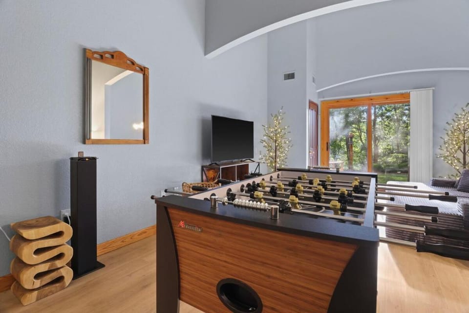 Game Room, TV and multimedia, Evening entertainment, Bedroom