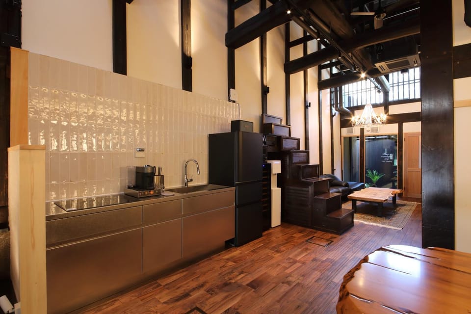 Kitchen or kitchenette, Living room