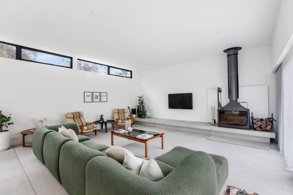 TV and multimedia, Living room, fireplace