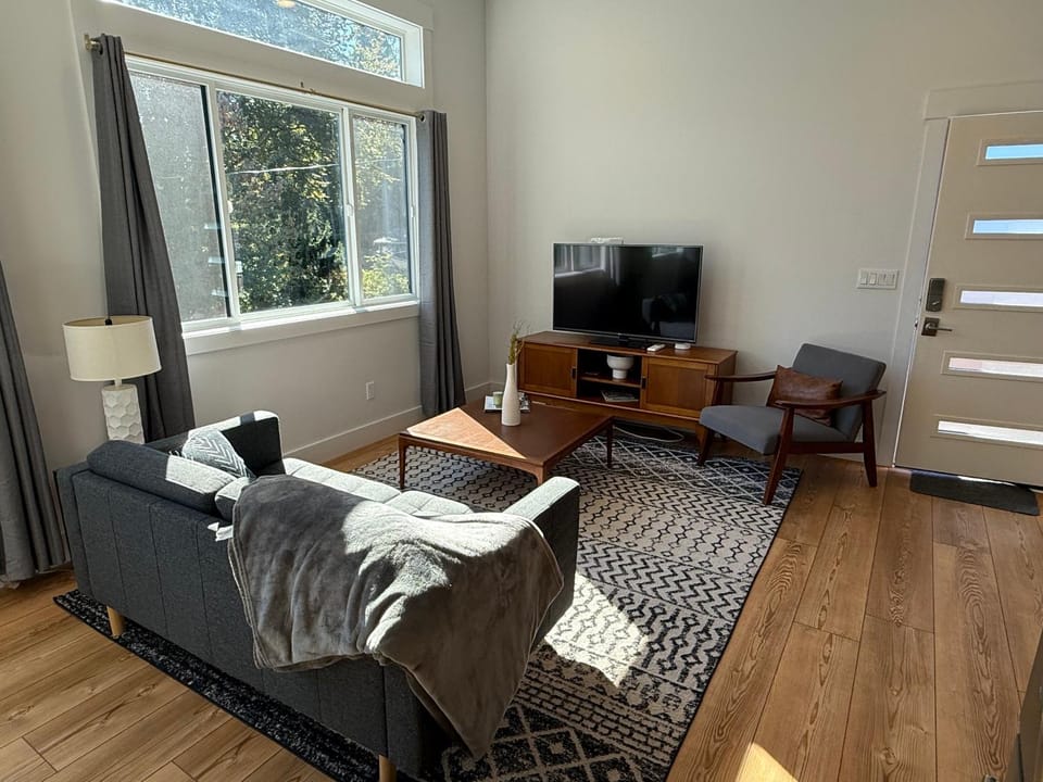 Juanita Lake Escape Apartment in Kirkland