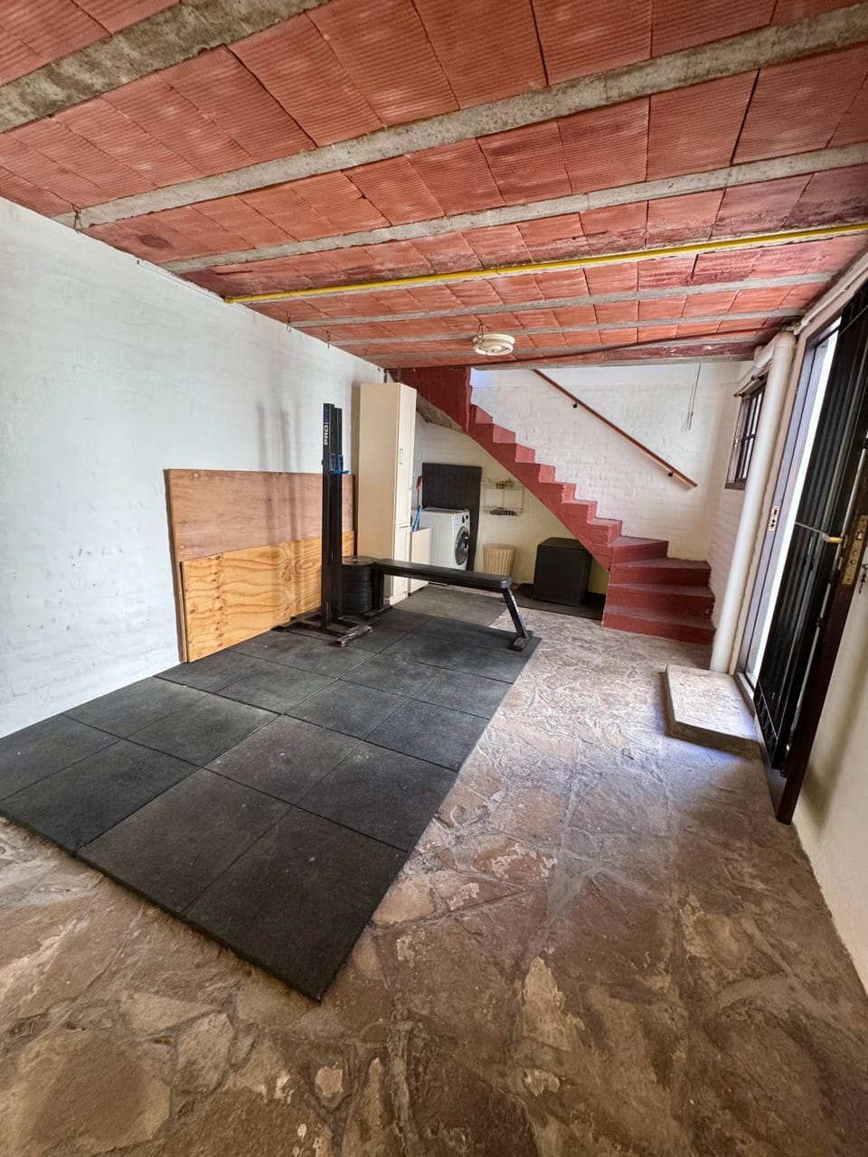 Fitness centre/facilities, laundry