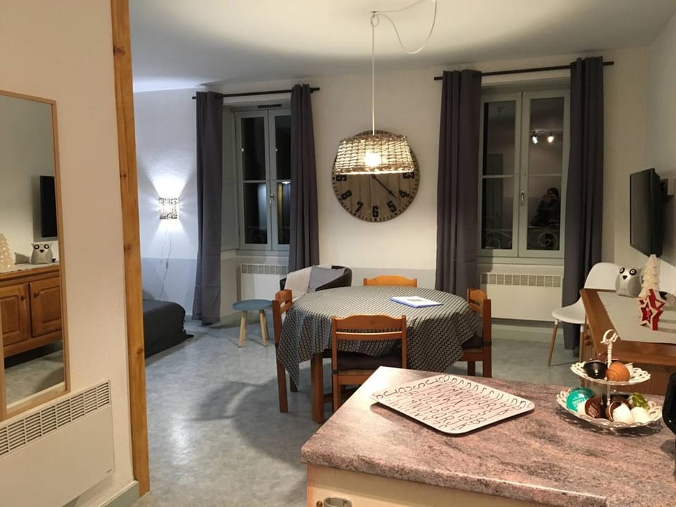 Appartement lumineux 4-6 pers à Cauterets - FR-1-234-339 Apartment in Cauterets