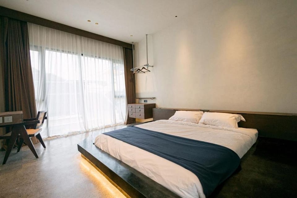 Luxury 3BR Villa with Pool & Hotel-Style, Berawa Villa in North Kuta