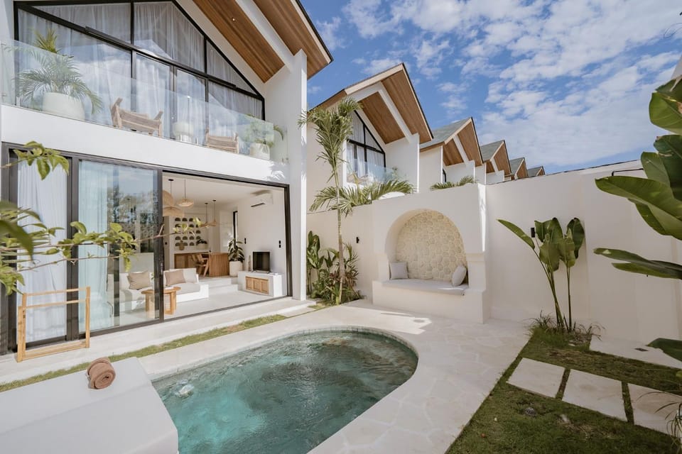 Property building, Patio, Natural landscape, Garden, View (from property/room), Balcony/Terrace, Garden view, Pool view, Swimming pool, sunbed