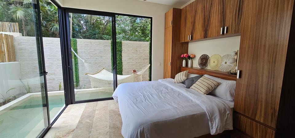 Bedroom, Swimming pool