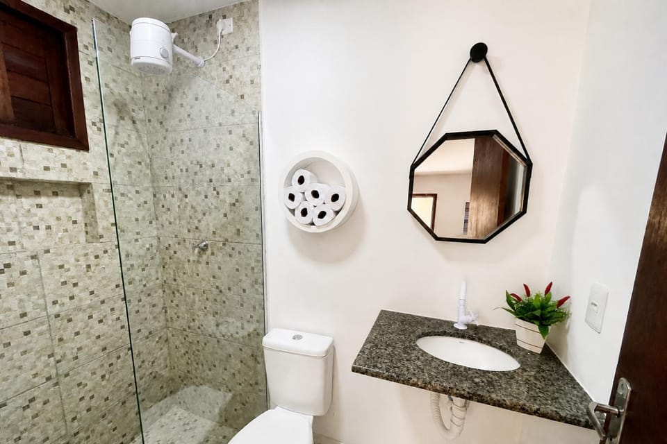 Shower, Toilet, Bathroom, towels
