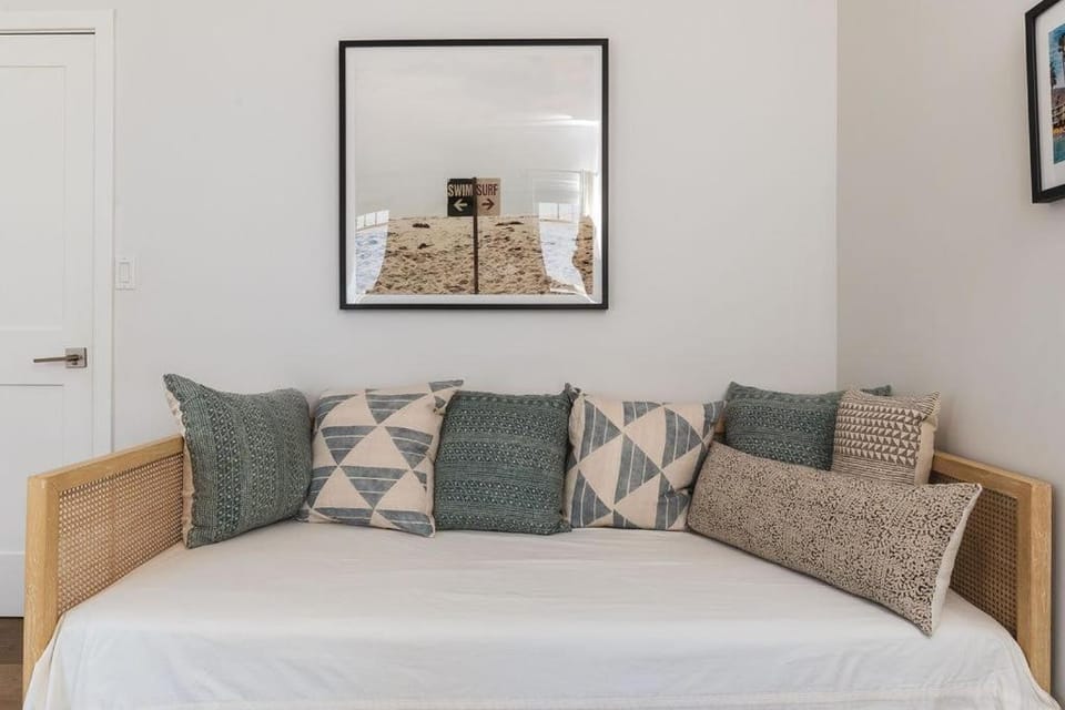 Naples Island Stunning Ocean Cottage By the Beach House in Long Beach
