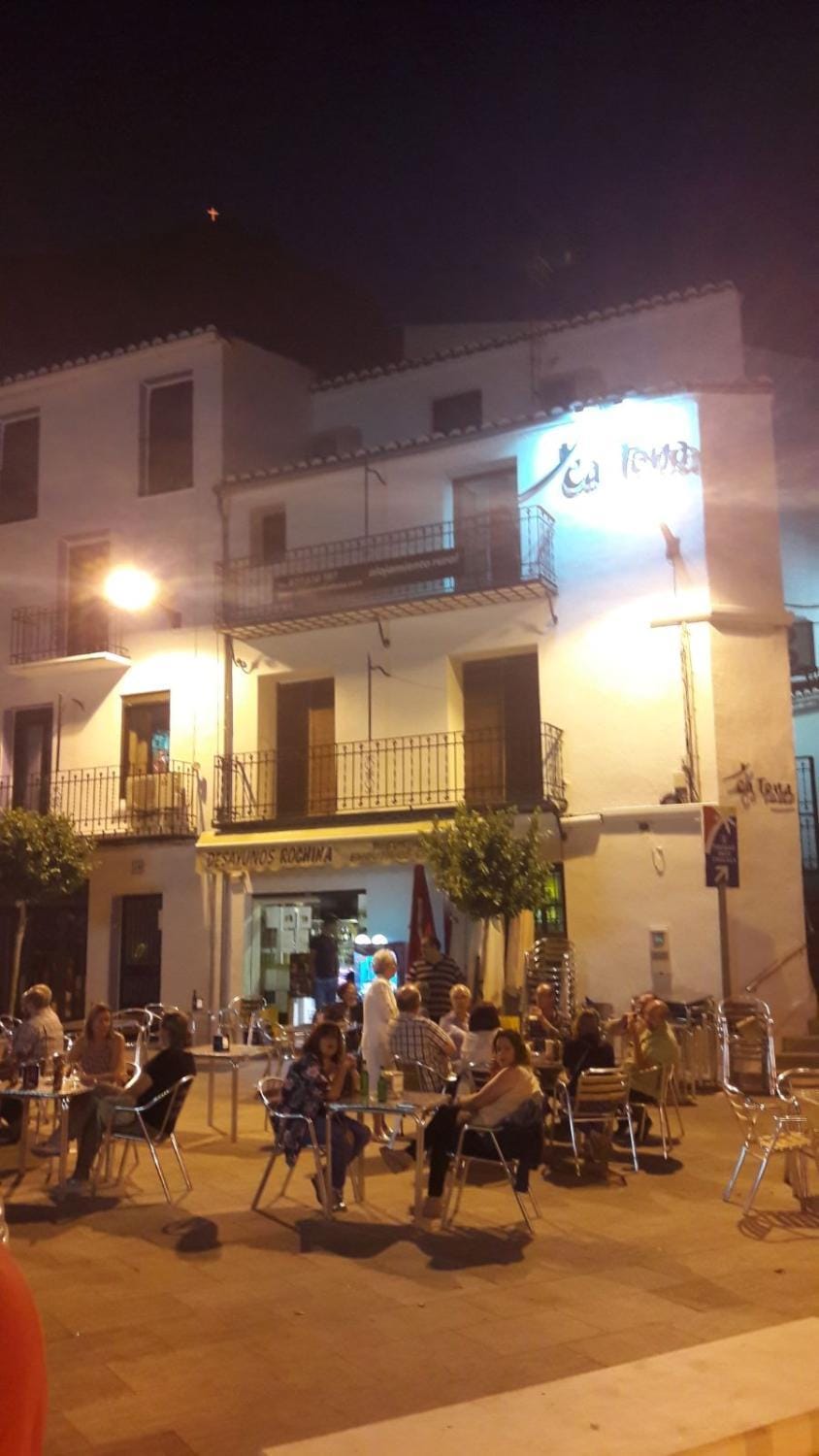 Facade/entrance, Night