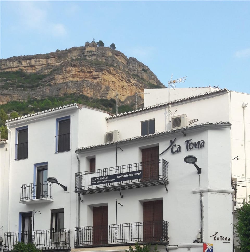 Facade/entrance, Day