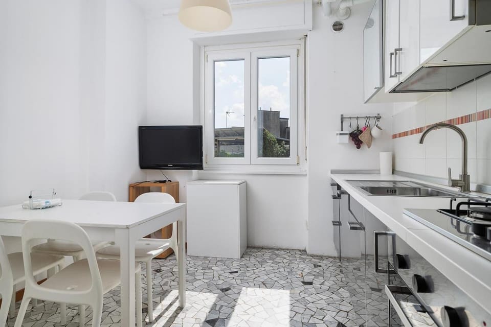 Bright, Smart Flat in Porta Venezia - City Center Apartment in Milan
