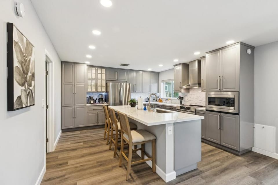 Kitchen or kitchenette, pet friendly