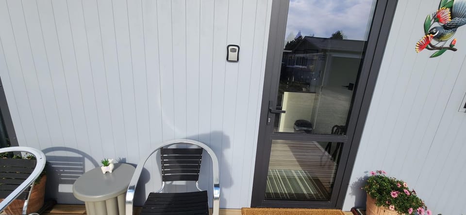 Rest and Recharge Retreat 1-2 Guests Capsule hotel in Canterbury