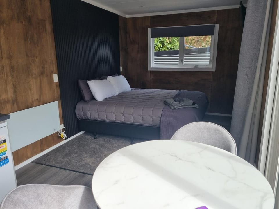 Evening Cove Apartment in Southland