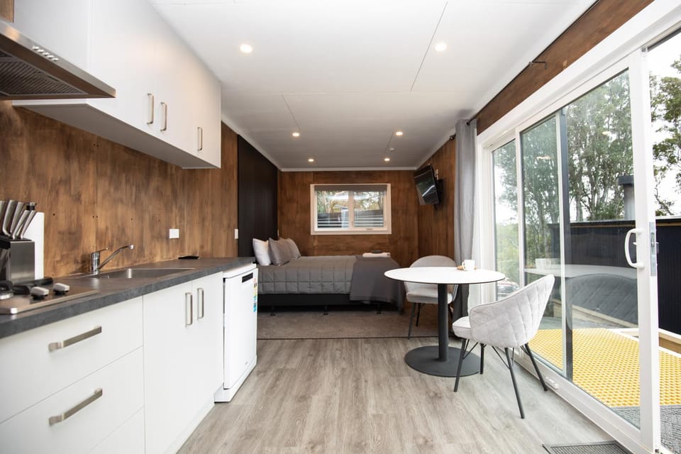 Evening Cove Apartment in Southland
