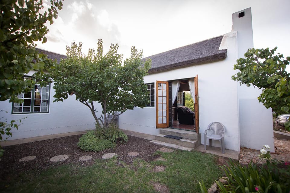 Property building, Day, Garden, Garden view, Internal: Not applicable to any particular room