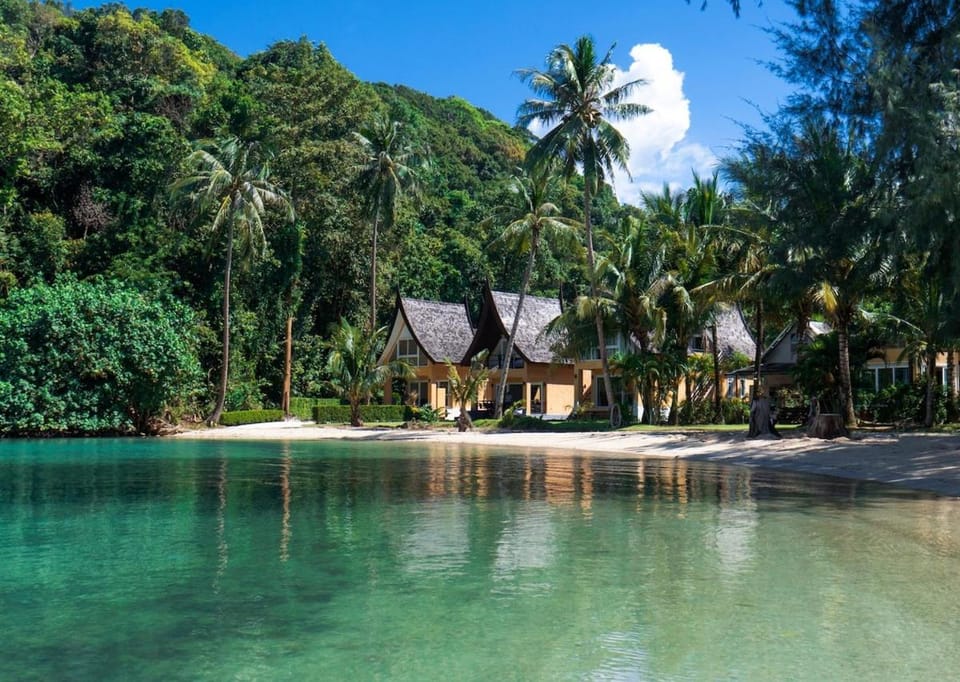 Nearby landmark, Natural landscape, Beach