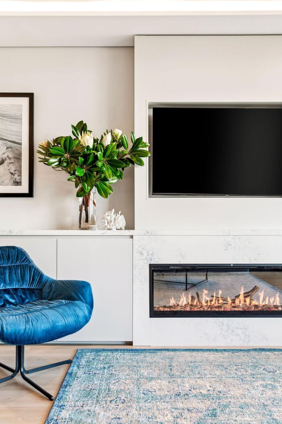 TV and multimedia, Living room, fireplace